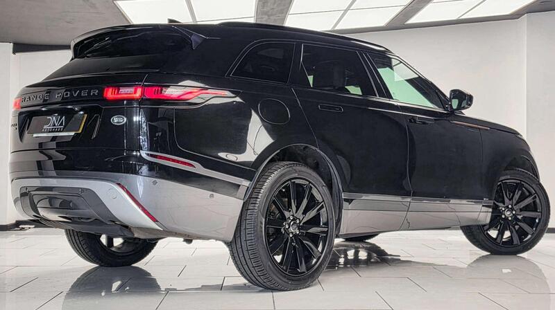 Land Rover Range Rover Velar view 3