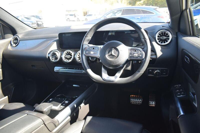 Mercedes-Benz Gla view 3