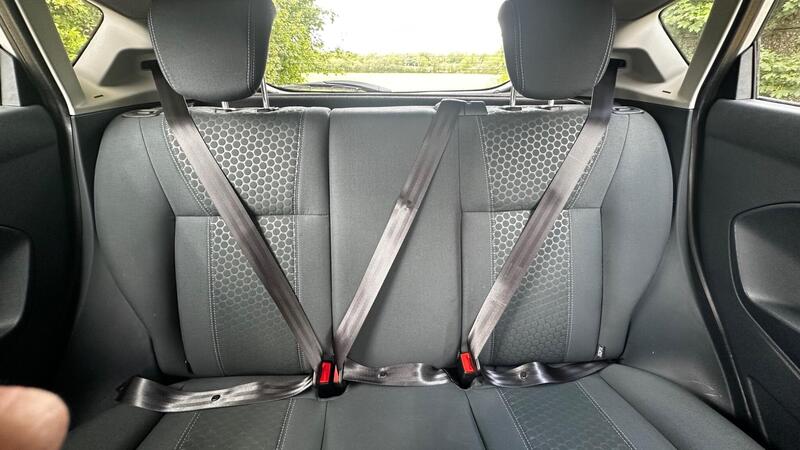 2012 Ford Fiesta — photo 16