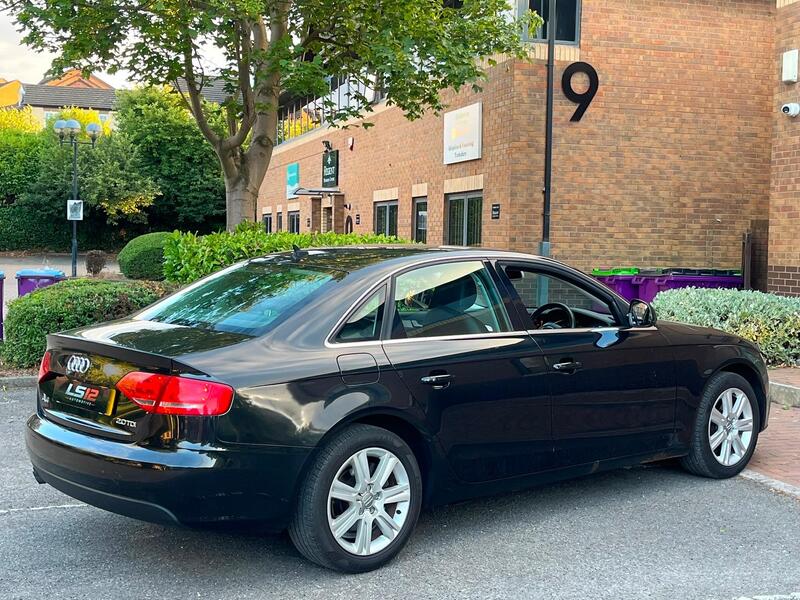 Audi A4 view 7