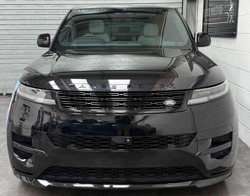 Land Rover Range Rover Sport view 2
