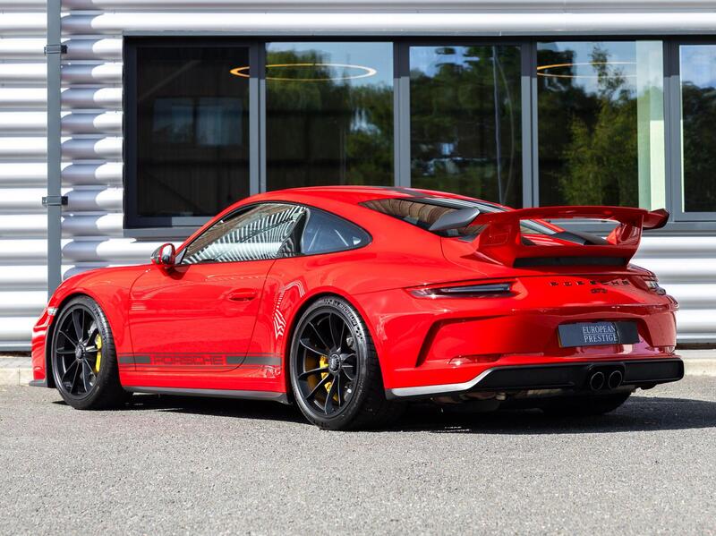 Porsche 911 view 5