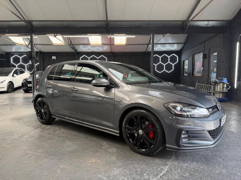Volkswagen Golf view 5