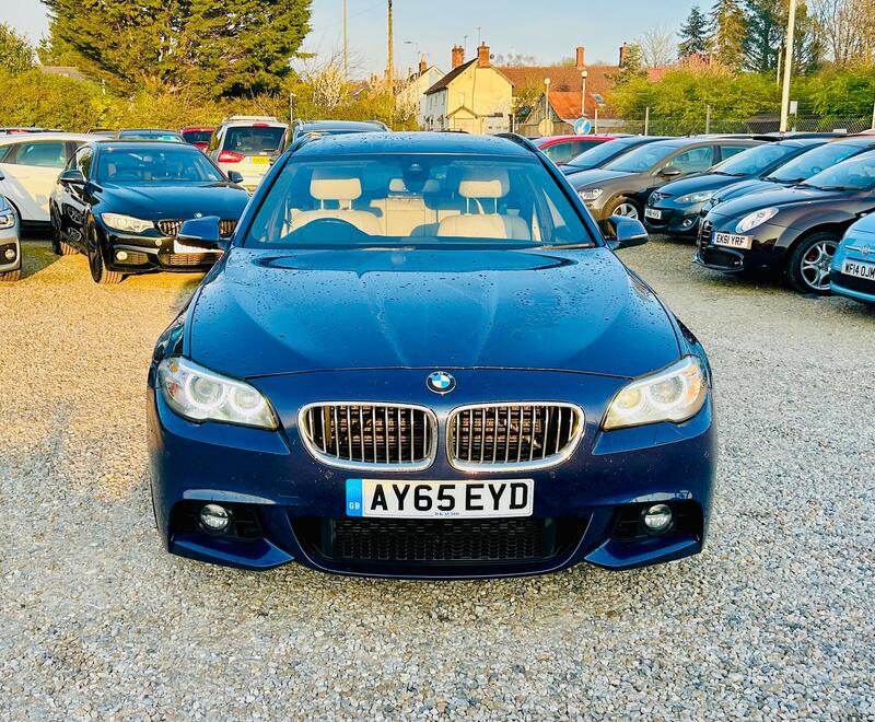 BMW 5 Series view 4