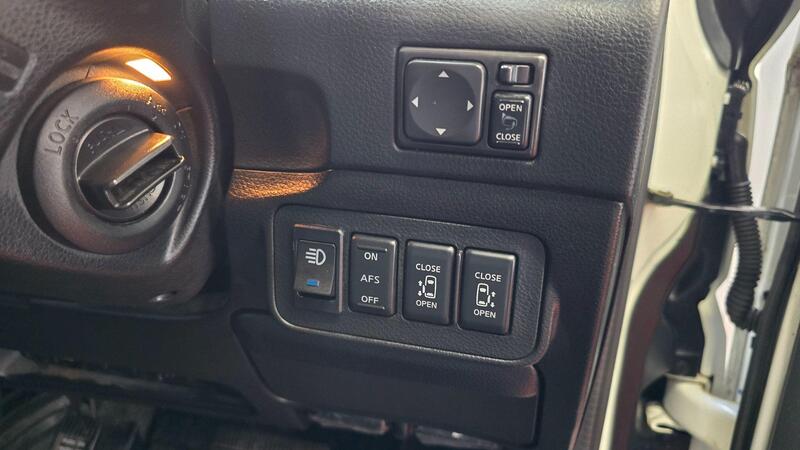 Nissan Elgrand view 7