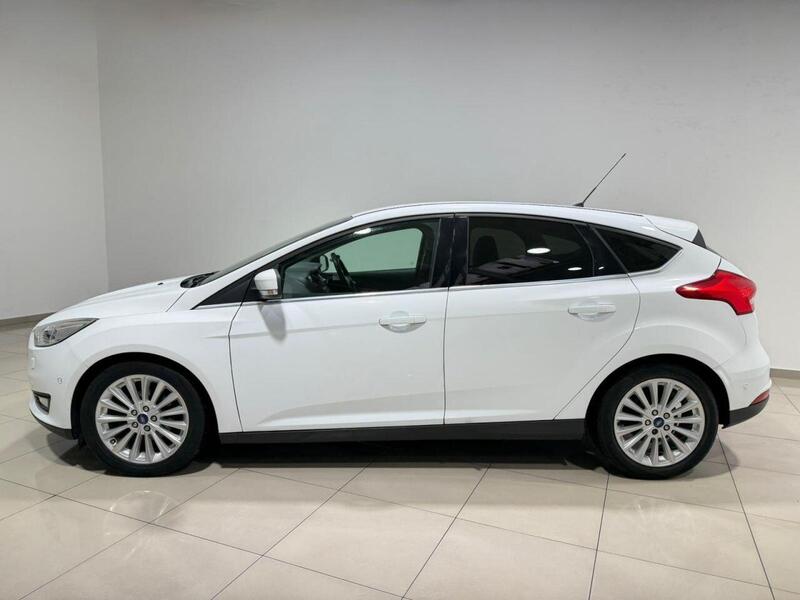 Ford Focus view 5
