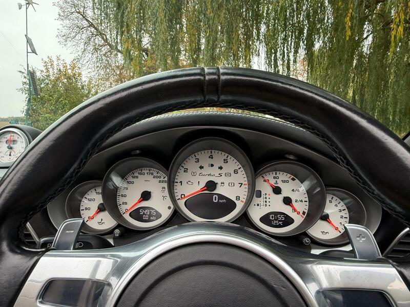 Porsche 911 view 26