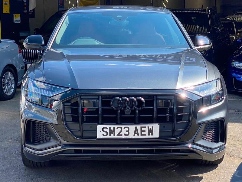 Audi Audi SQ8 view 3