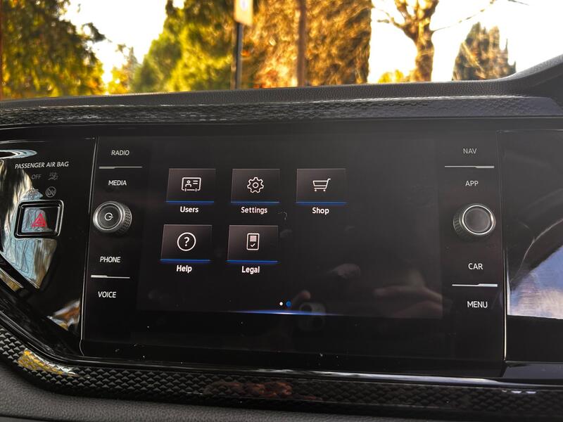 Volkswagen Polo view 4