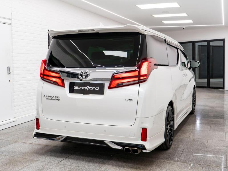 Toyota Alphard view 5