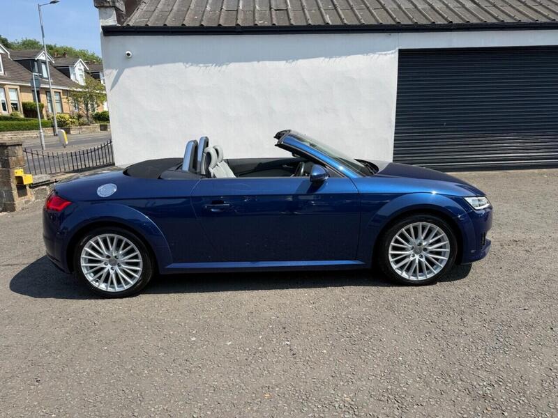 Audi Audi TT view 2