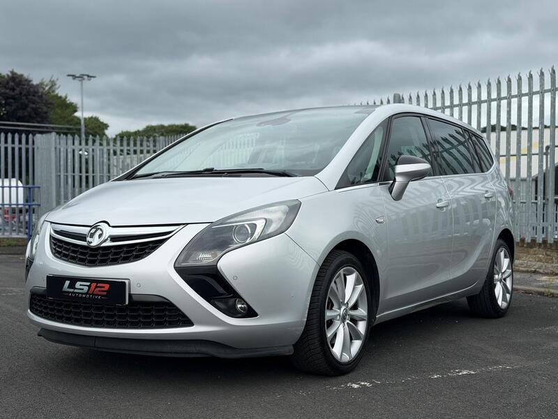 Vauxhall Zafira Tourer view 3