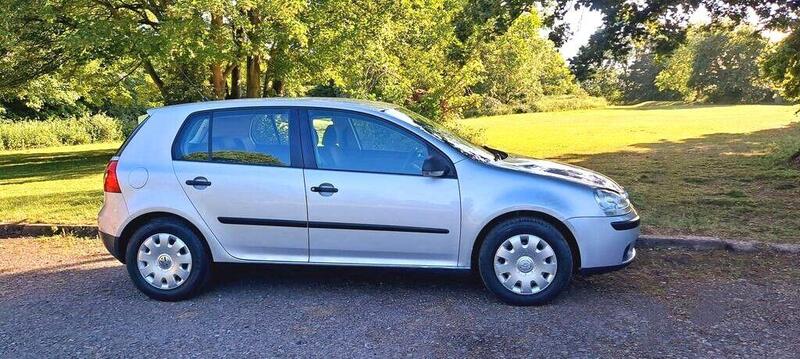 Volkswagen Golf view 3