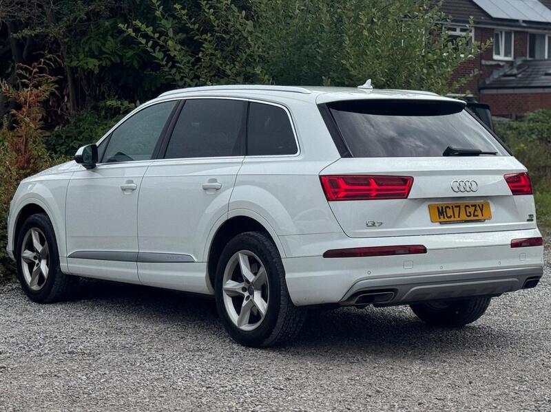 Audi Audi Q7 view 6
