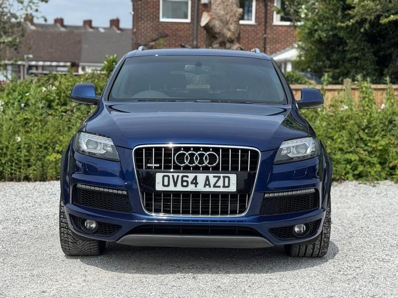 Audi Q7 view 5