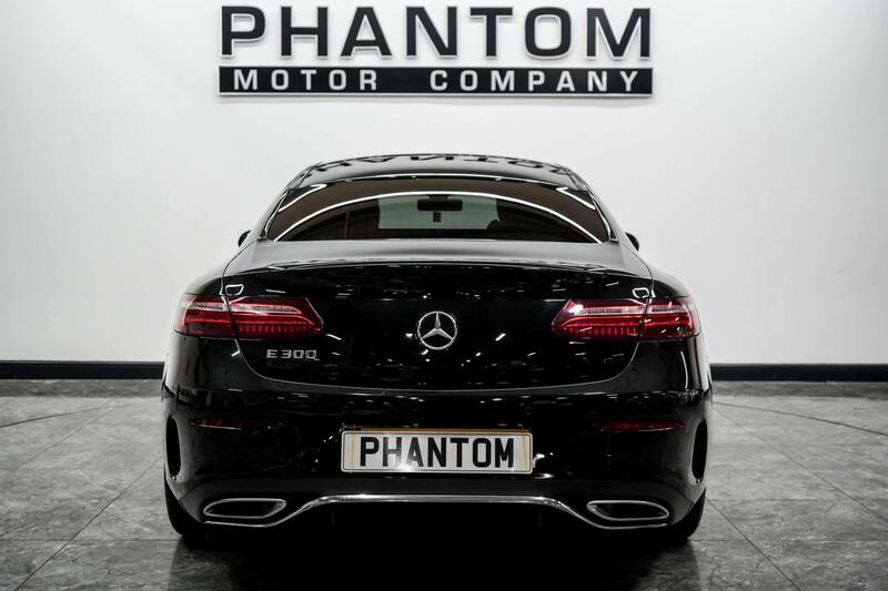 Mercedes-Benz E-Class view 4