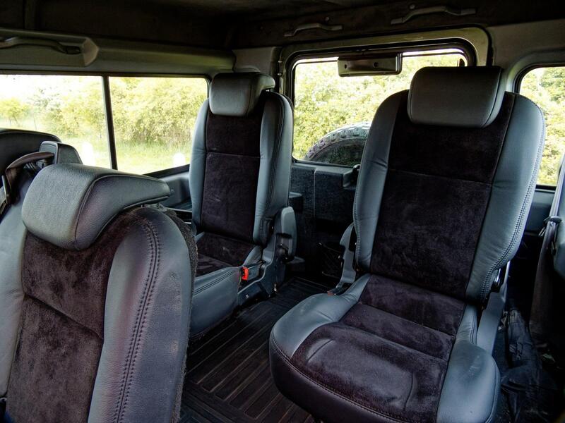 Land Rover Defender view 34