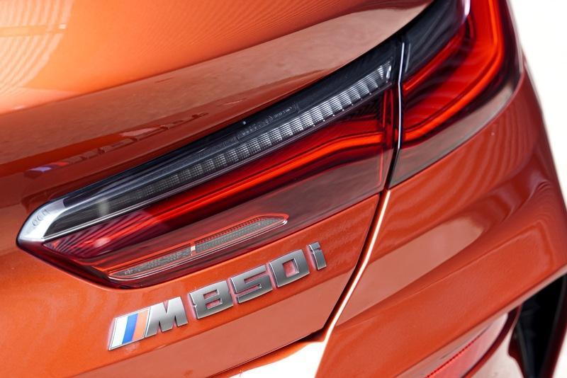 BMW 8 Series view 36