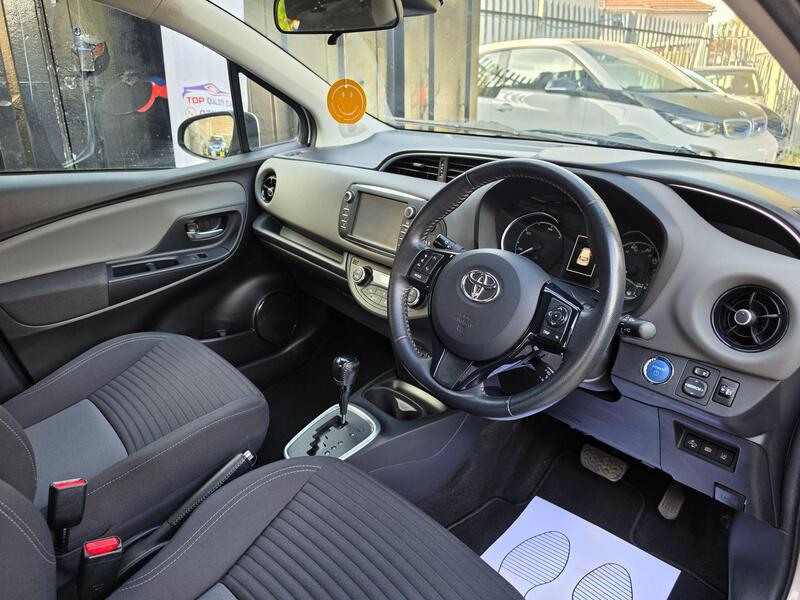 Toyota Yaris 1.5 VVT-h Icon Tech E-CVT Euro 6 (s/s) 5dr thumbnail 20