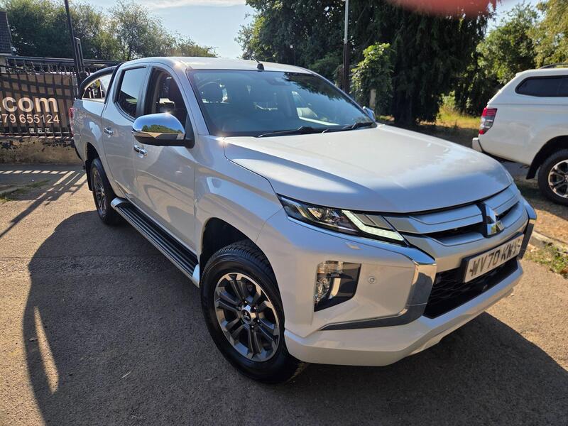 Mitsubishi L200 main image