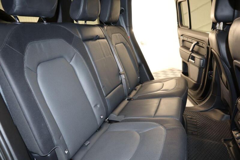 Land Rover Defender view 15