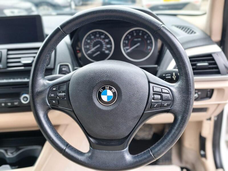 BMW 1 Series view 3
