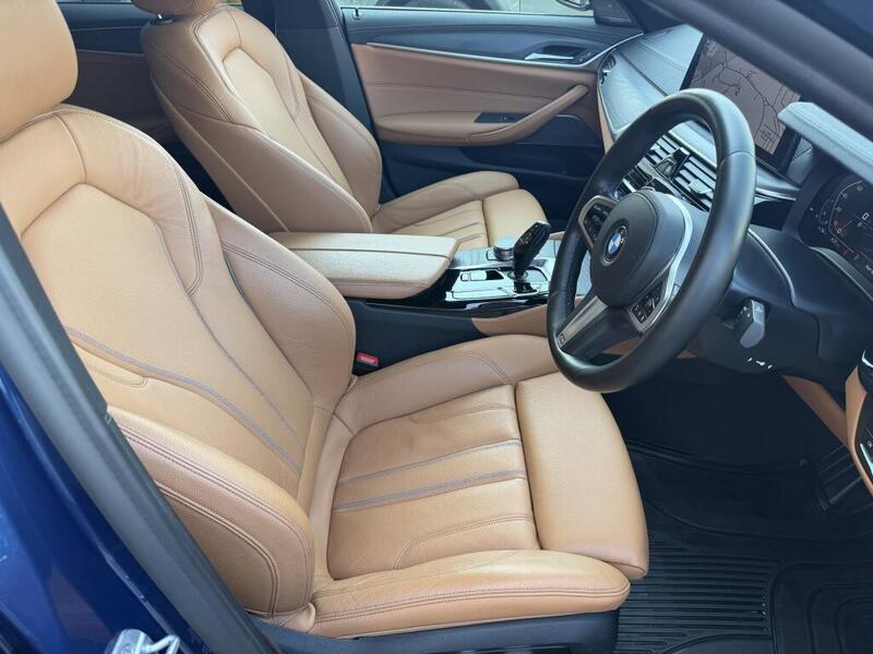 BMW 5 Series view 6