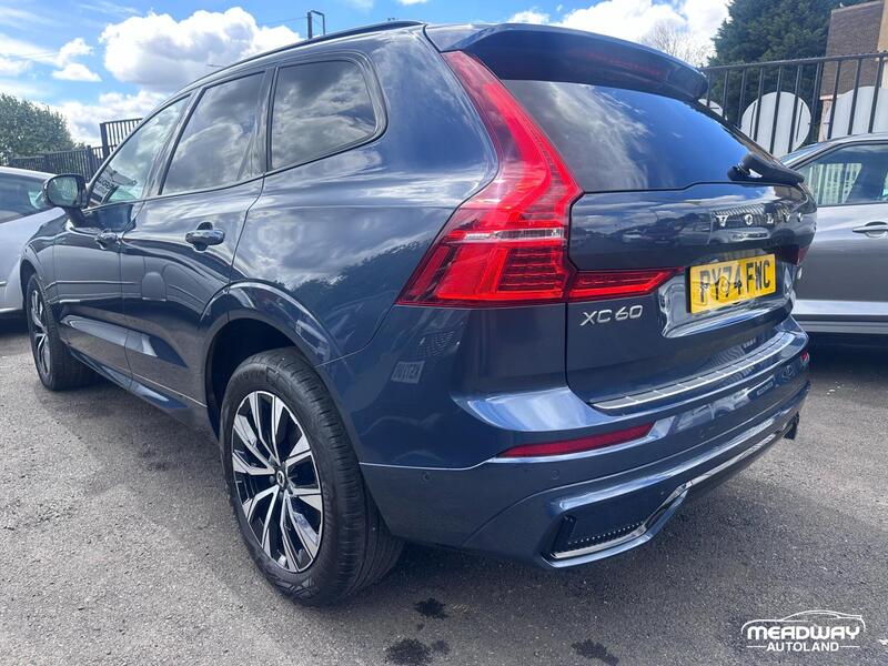 Volvo XC60 view 5