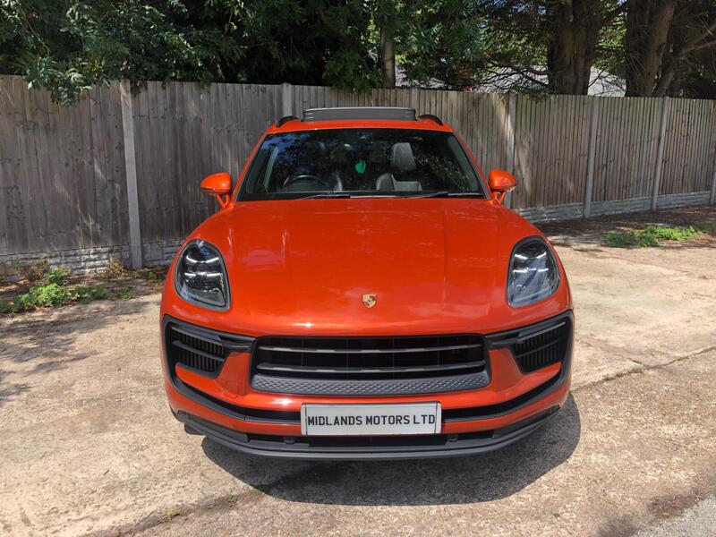 Porsche Macan view 5