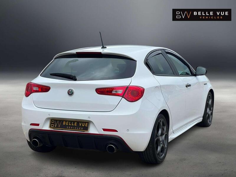 Alfa Romeo Giulietta view 3