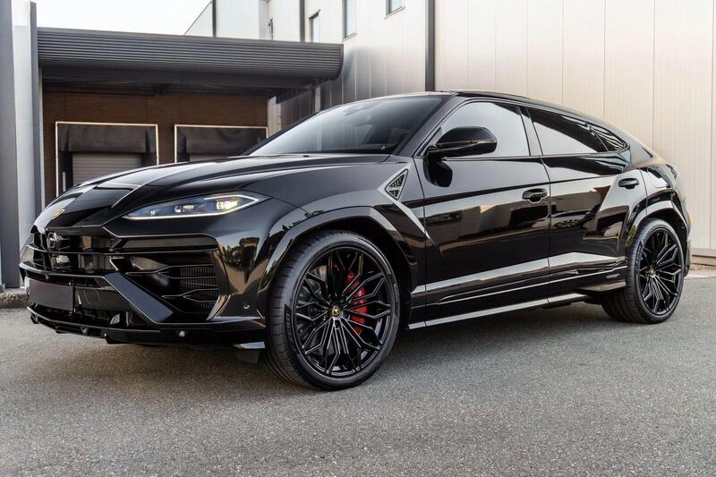 Lamborghini Urus view 7