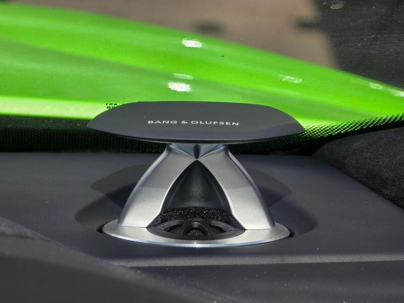 Lamborghini Urus view 4