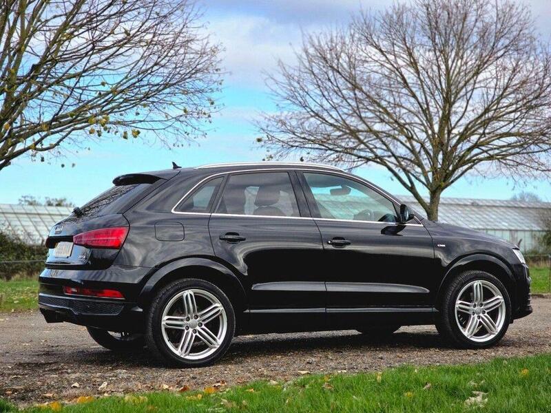 Audi Audi Q3 view 4