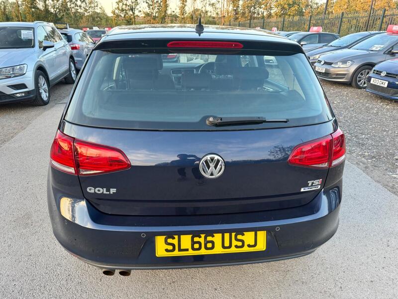 Volkswagen Golf view 5