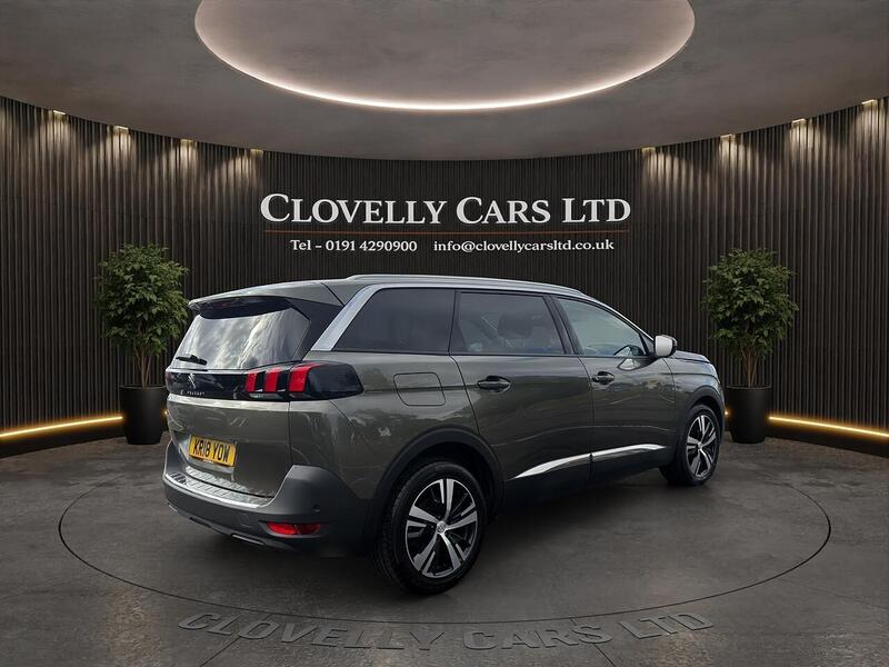Peugeot 5008 view 7