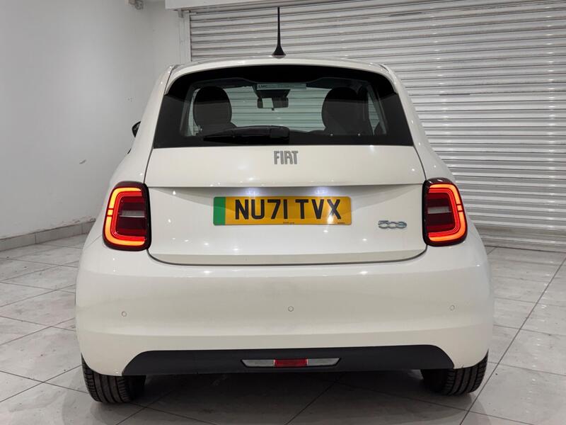 Fiat 500e view 6