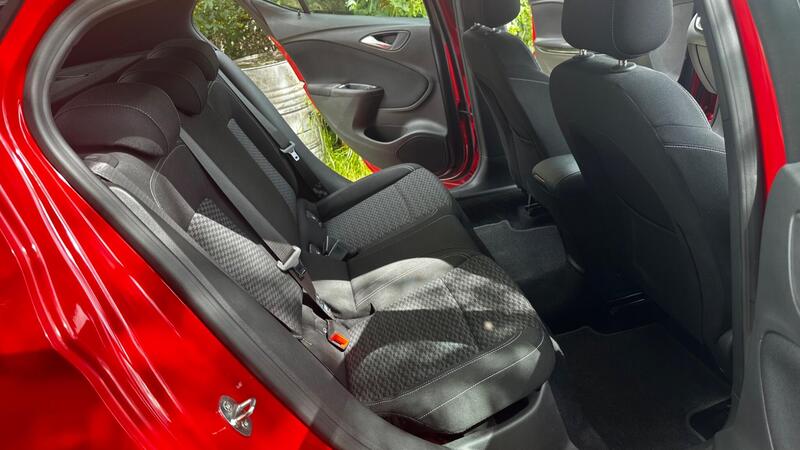 2017 Vauxhall Astra — photo 14