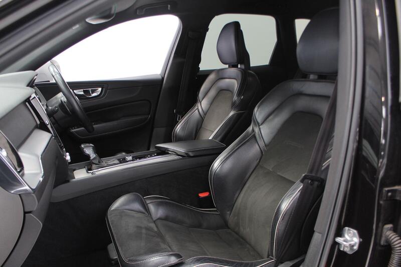 2018 Volvo XC60 in Black — image 17 of 74