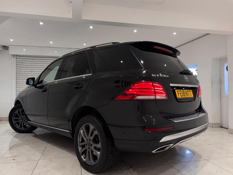 Mercedes-Benz GLE view 4