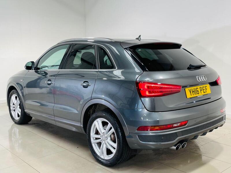 Audi Q3 view 3