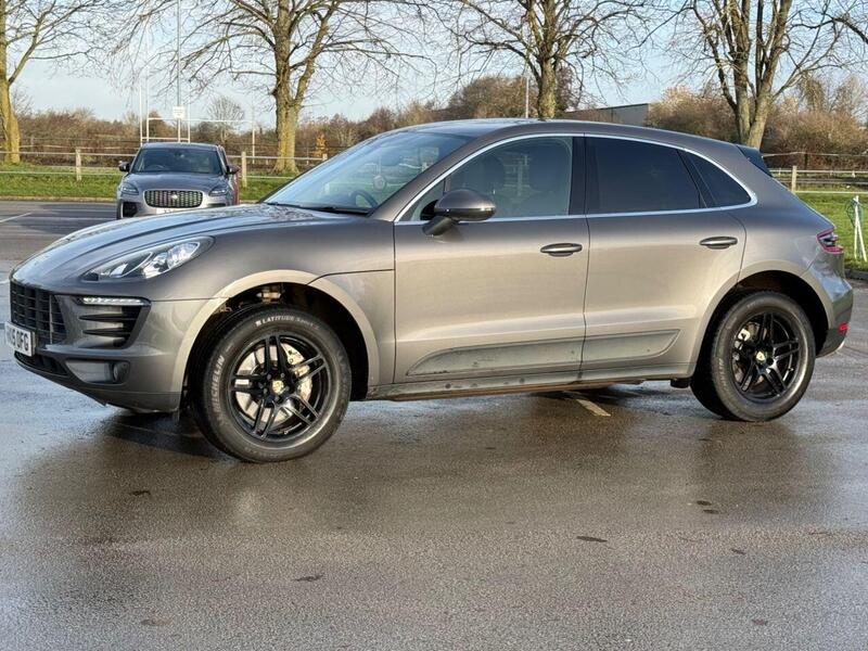 Porsche Macan view 5