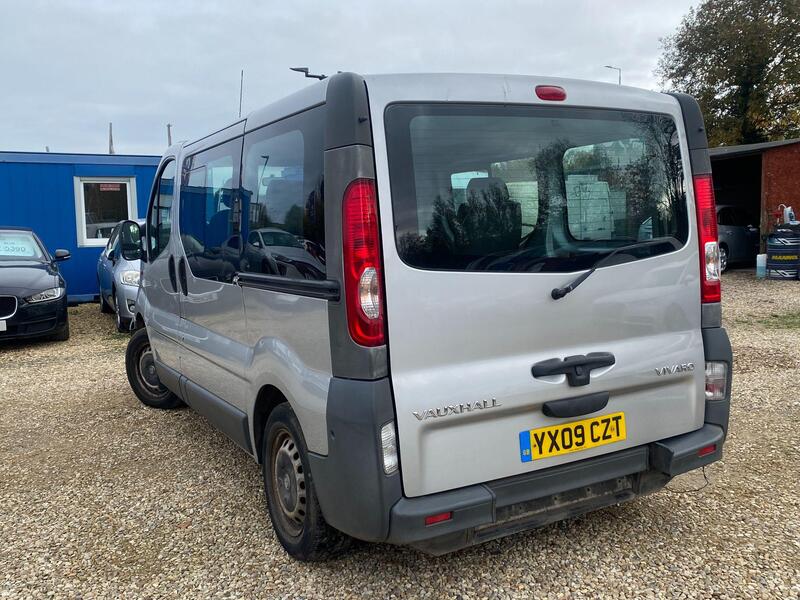 Vauxhall Vivaro view 4