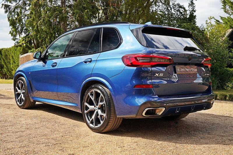 BMW X5 view 3