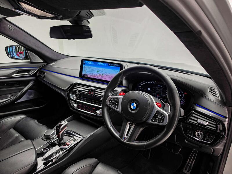 BMW M5 view 4