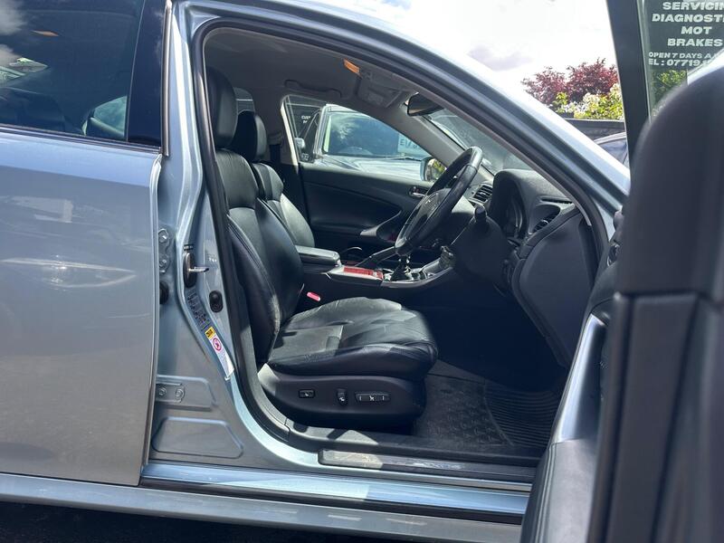 Lexus Is view 6
