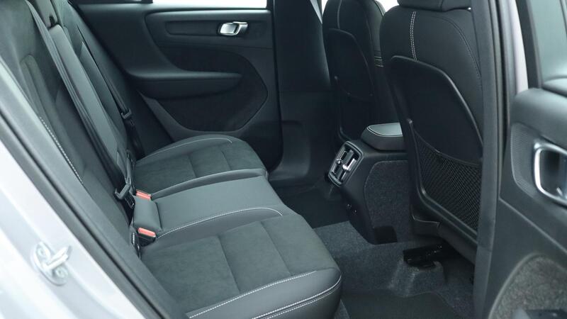 Volvo XC40 view 6