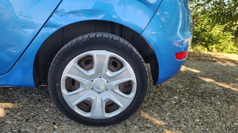 2009 Ford Fiesta — photo 47