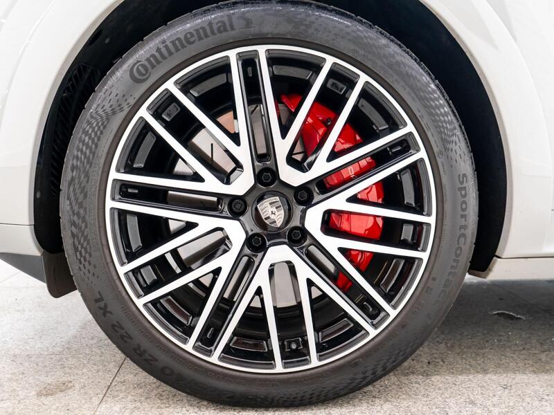 Porsche Cayenne view 2