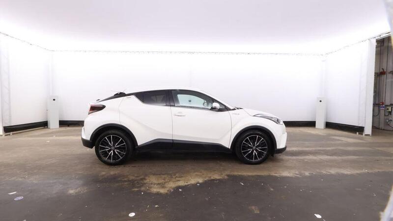 Toyota C-HR view 3