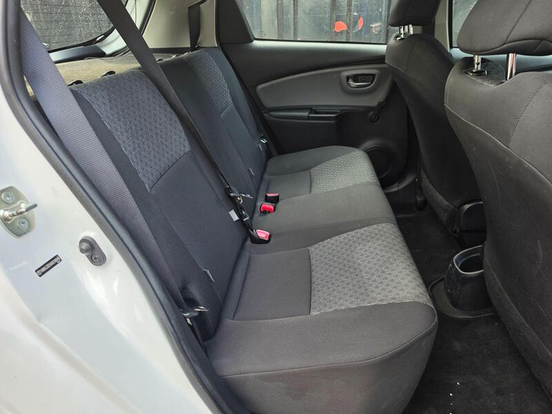 Toyota Yaris 1.33 Dual VVT-i Icon Euro 5 5dr Euro 5 thumbnail 13